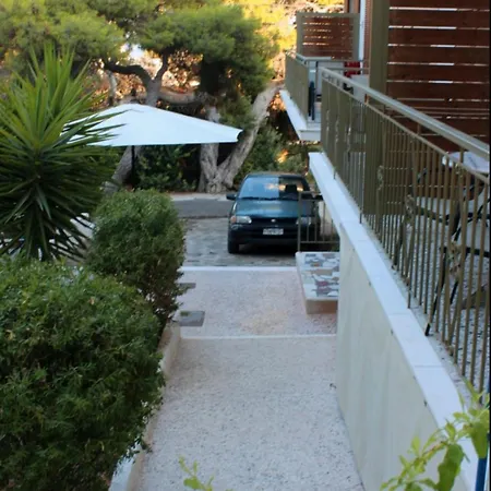 Hermes 2* Agia Marina (Aegina)